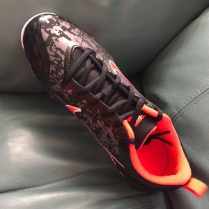 Nike baseball cleats boys